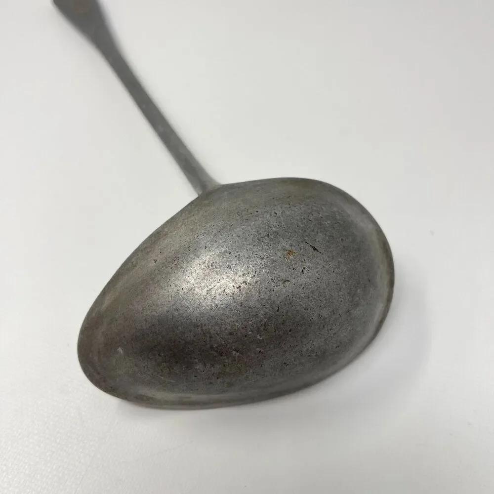 Vintage Wagner Ware Cast Aluminum Sauce Soup Ladle Pourer 11.5” Teardrop Shape